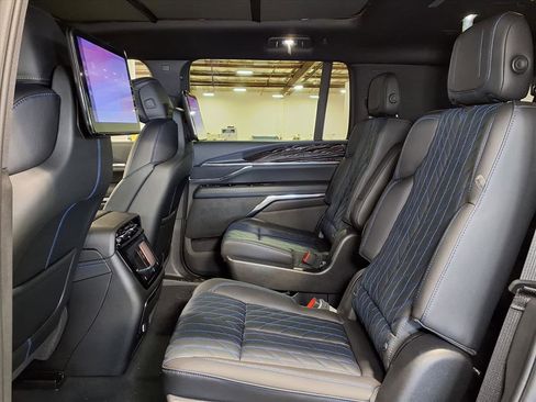 Used 2026 Cadillac Escalade IQL Luxury image 12