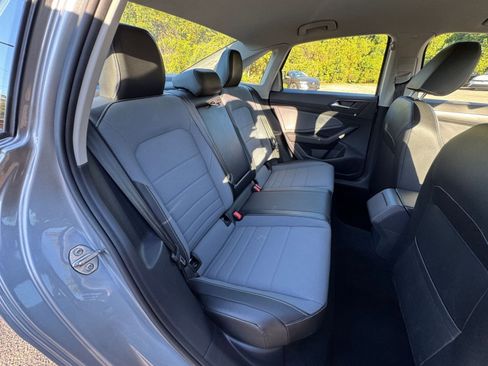 Used 2025 Volkswagen Jetta SE image 34