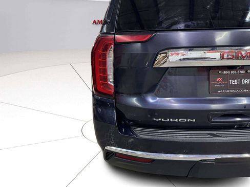 Used 2022 GMC Yukon SLT w/ SLT Luxury Package AWD/4WD image 11