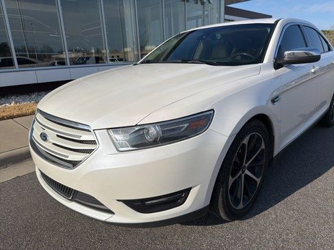 Used 2015 Ford Taurus Limited w/ Equipment Group 301A image 10