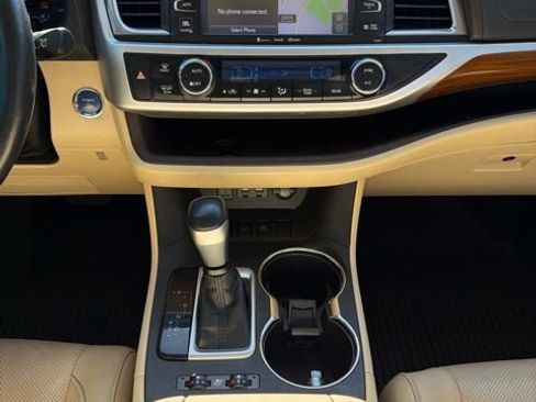 Certified 2019 Toyota Highlander Limited Platinum AWD/4WD image 15