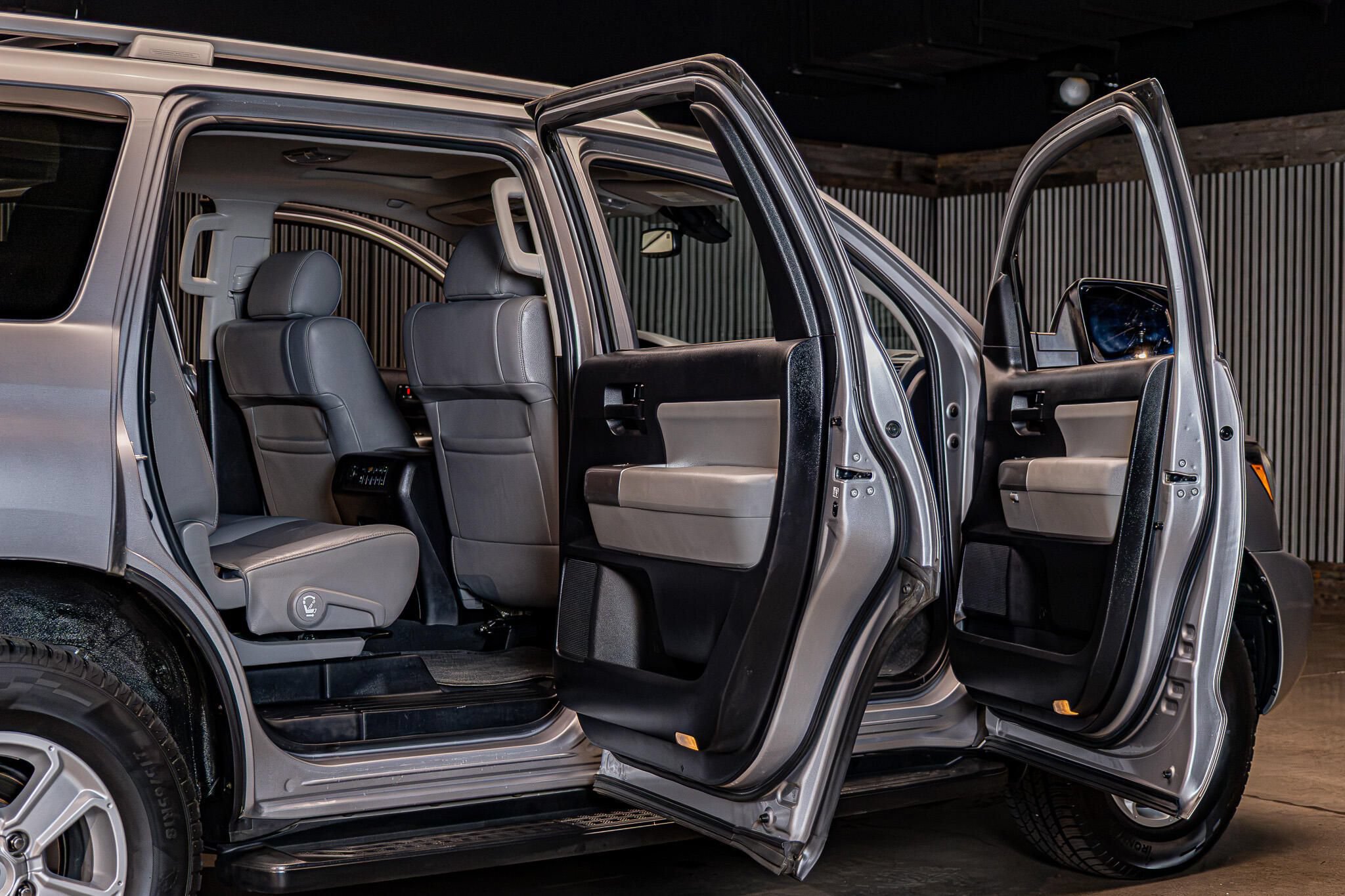 Used 2019 Toyota Sequoia SR5 w/ Premium Package RWD image 31