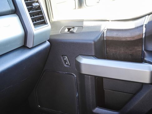 Used 2022 Ford F250 Lariat w/ Lariat Ultimate Package image 21