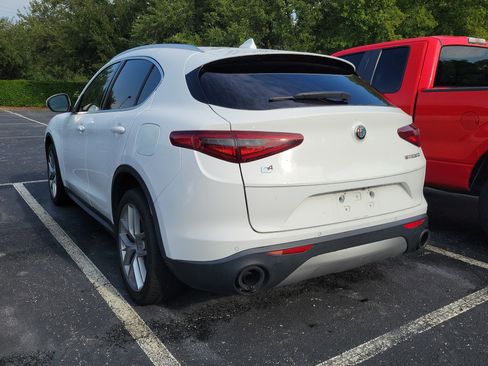 Used 2018 Alfa Romeo Stelvio AWD image 7