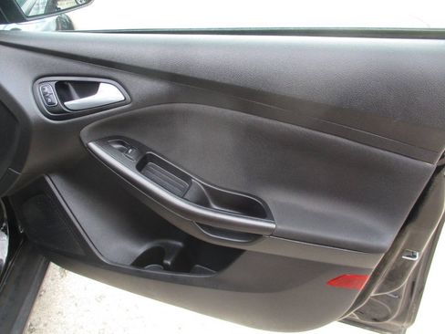 Used 2018 Ford Focus SEL FWD image 34