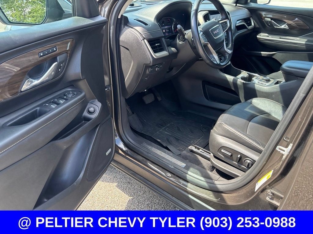 Used 2020 GMC Terrain Denali w/ Denali Premium Package AWD/4WD image 10