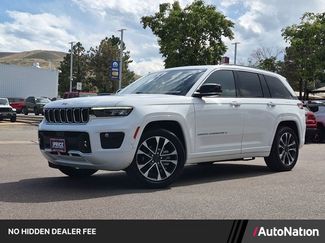 Used 2023 Jeep Grand Cherokee Overland AWD/4WD video 1