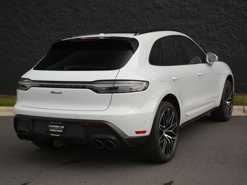 Certified 2026 Porsche Macan AWD/4WD image 7