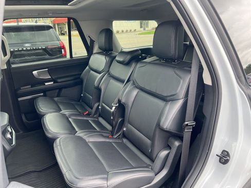 Used 2025 Ford Expedition Platinum AWD/4WD image 60
