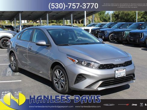 Used 2023 Kia Forte LXS w/ LXS Technology Package FWD image 5