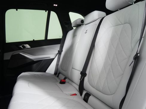 Used 2026 BMW X5 xDrive40i image 15