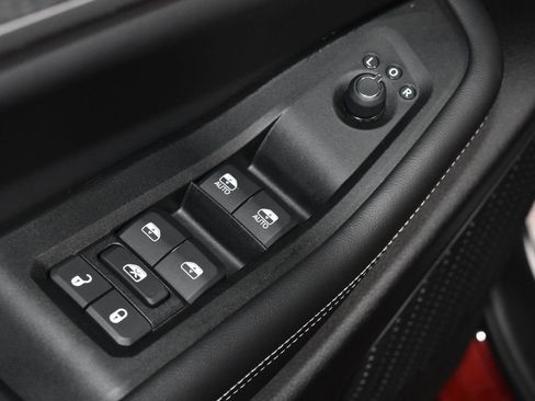 Used 2024 Jeep Grand Cherokee L Limited w/ Black Appearance Package AWD/4WD image 6