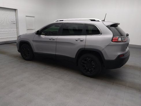 Used 2019 Jeep Cherokee Latitude w/ Popular Appearance Group FWD image 3