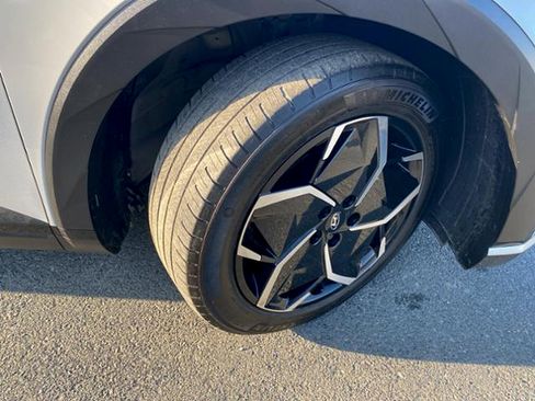 Used 2024 Hyundai Ioniq 5 SEL image 2