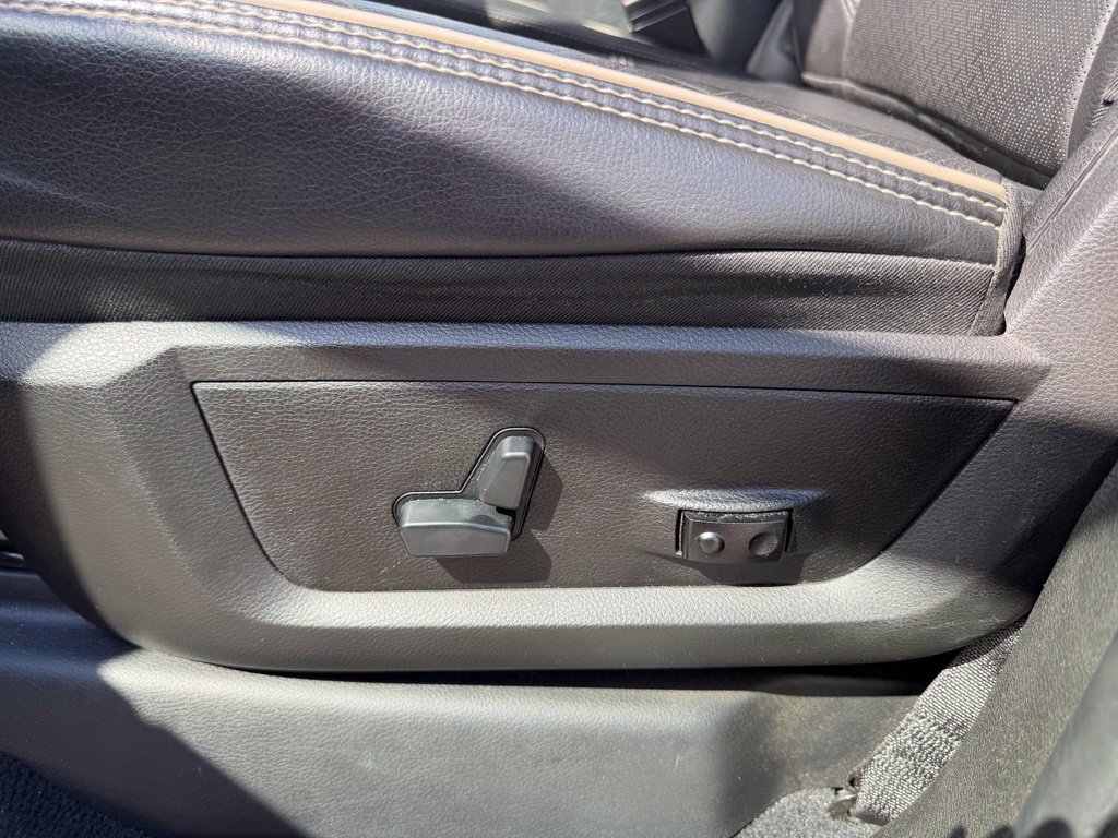 Used 2019 RAM 3500 Laramie AWD/4WD image 16