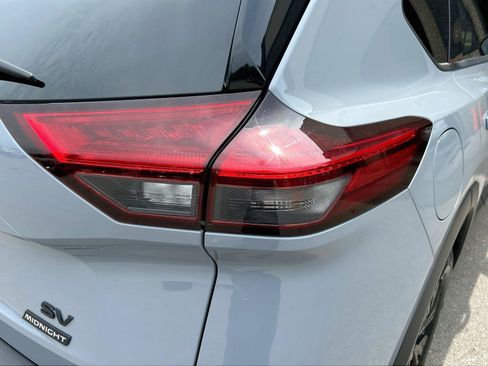 Used 2023 Nissan Rogue SV w/ SV Premium B Package FWD image 11