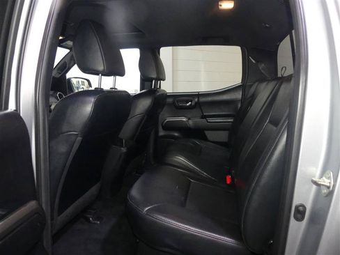 Used 2019 Toyota Tacoma Limited AWD/4WD image 26