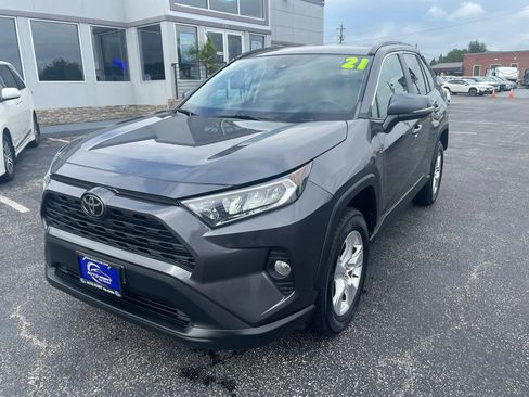 Used 2021 Toyota RAV4 XLE AWD/4WD image 1