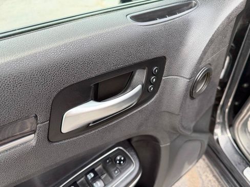 Used 2019 Chrysler 300 Limited RWD image 28
