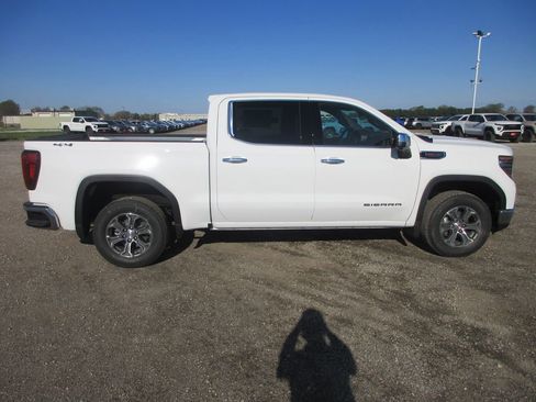 New 2026 GMC Sierra 1500 SLT w/ SLT Convenience Package AWD/4WD image 3