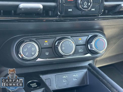 Used 2025 Nissan Kicks SV AWD/4WD image 28