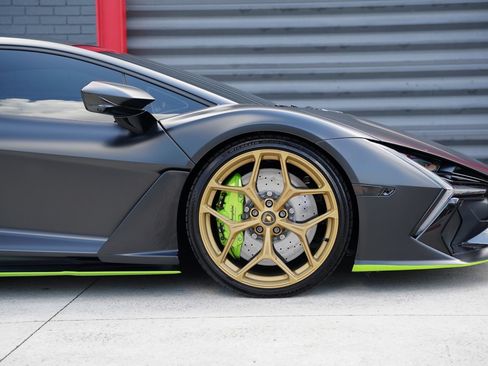 Used 2024 Lamborghini Revuelto AWD/4WD image 12