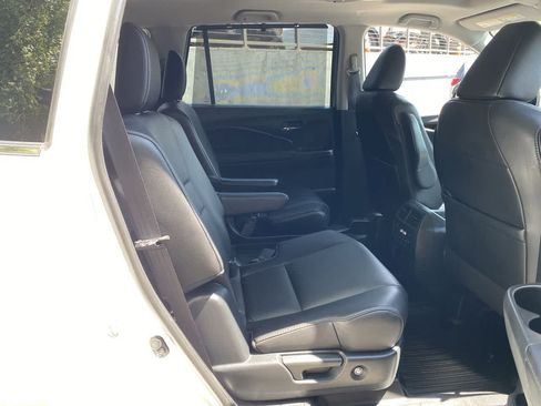 Used 2021 Honda Pilot Touring image 19