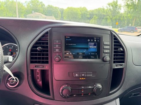 Used 2022 Mercedes-Benz Metris image 22