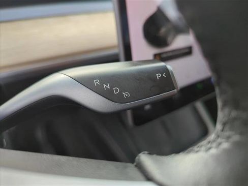 Used 2021 Tesla Model Y Long Range image 11