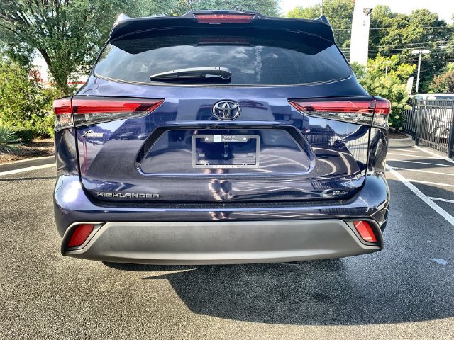 Used 2025 Toyota Highlander XLE FWD image 7
