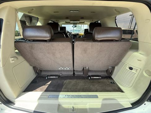 Used 2013 Cadillac Escalade Platinum AWD/4WD image 31