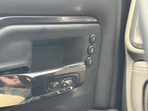 Used 2022 RAM 2500 Limited AWD/4WD image 28