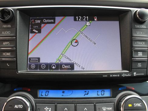 Used 2017 Toyota RAV4 XLE AWD/4WD image 21