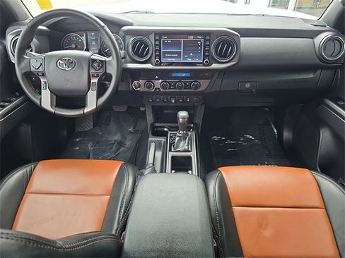 Used 2023 Toyota Tacoma TRD Sport image 11