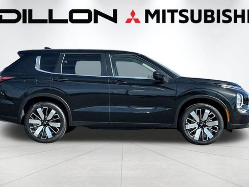New 2026 Mitsubishi Outlander SE AWD/4WD image 3