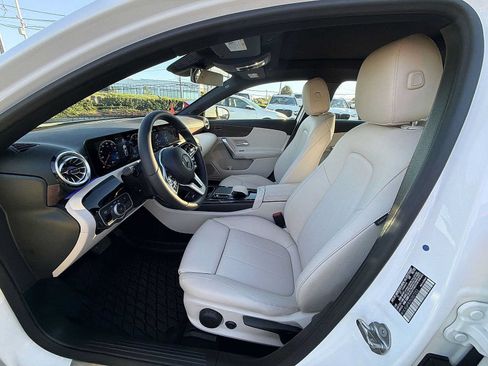 Used 2022 Mercedes-Benz A 220 4MATIC image 10