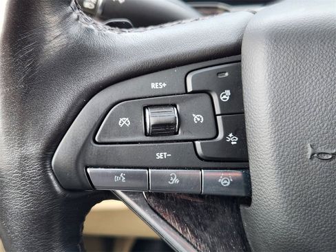 Certified 2022 Cadillac Escalade Premium Luxury image 20