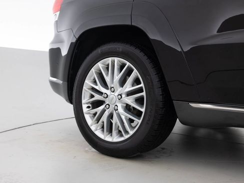 Used 2018 Jeep Grand Cherokee Summit AWD/4WD image 19