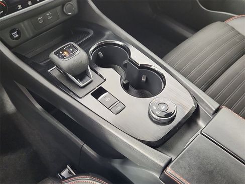 Certified 2025 Nissan Rogue SV image 22