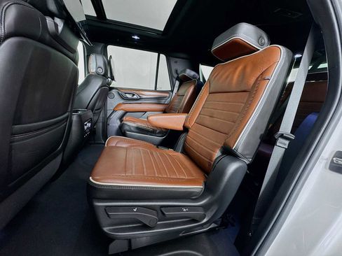 Used 2023 GMC Yukon Denali Ultimate image 22