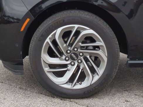 Used 2025 Lincoln Navigator Reserve AWD/4WD image 14
