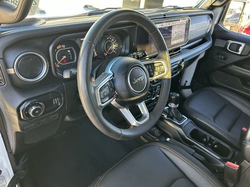 Used 2024 Jeep Wrangler Sahara w/ Technology Group image 15