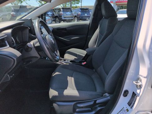 Used 2022 Toyota Corolla LE FWD image 9