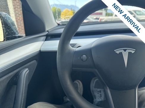 Used 2025 Tesla Model Y Long Range AWD/4WD image 20
