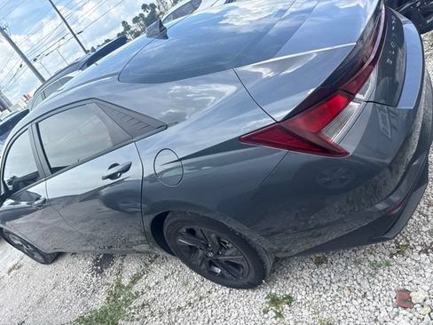 Used 2023 Hyundai Elantra SEL FWD image 9