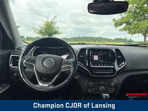 Used 2019 Jeep Cherokee Limited AWD/4WD image 2