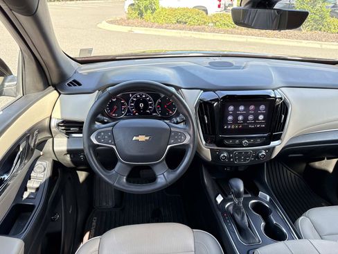 Used 2023 Chevrolet Traverse Premier AWD/4WD image 14