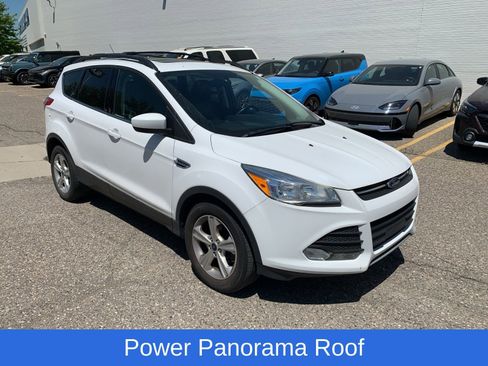 Used 2015 Ford Escape SE w/ Equipment Group 201A FWD image 3