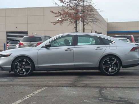 Used 2023 Honda Accord Sport image 9