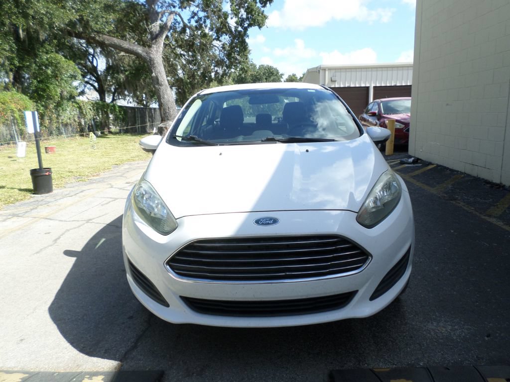 Used 2014 Ford Fiesta SE FWD image 3